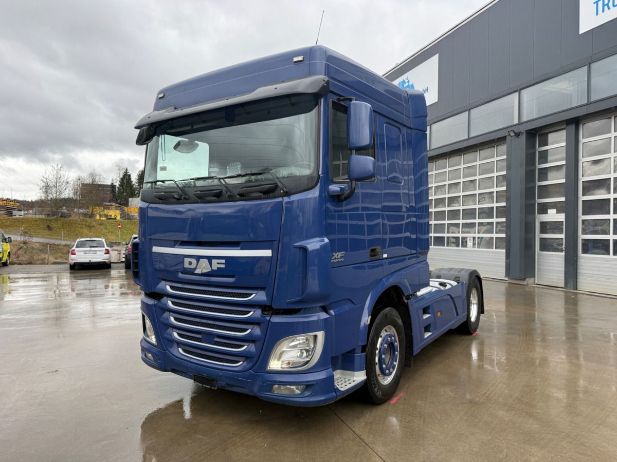 DAF XF460 4x2 Hydraulikpumpe und Kompressor - Tractor head: gambar 1 DAF XF460 4x2 Hydraulikpumpe und Kompressor - Tractor head: gambar 1
