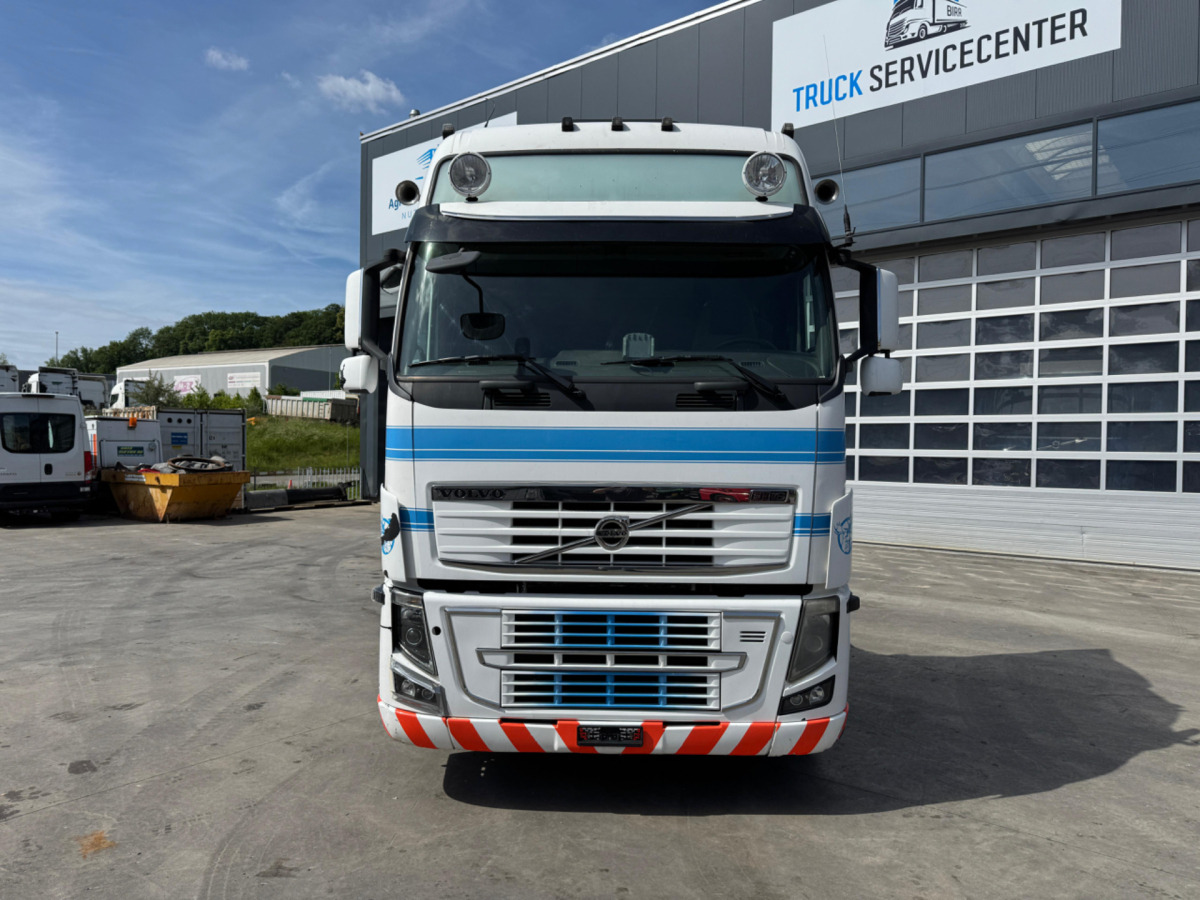 VOLVO FH16-750 6x2 - Tractor head: gambar 2 VOLVO FH16-750 6x2 - Tractor head: gambar 2