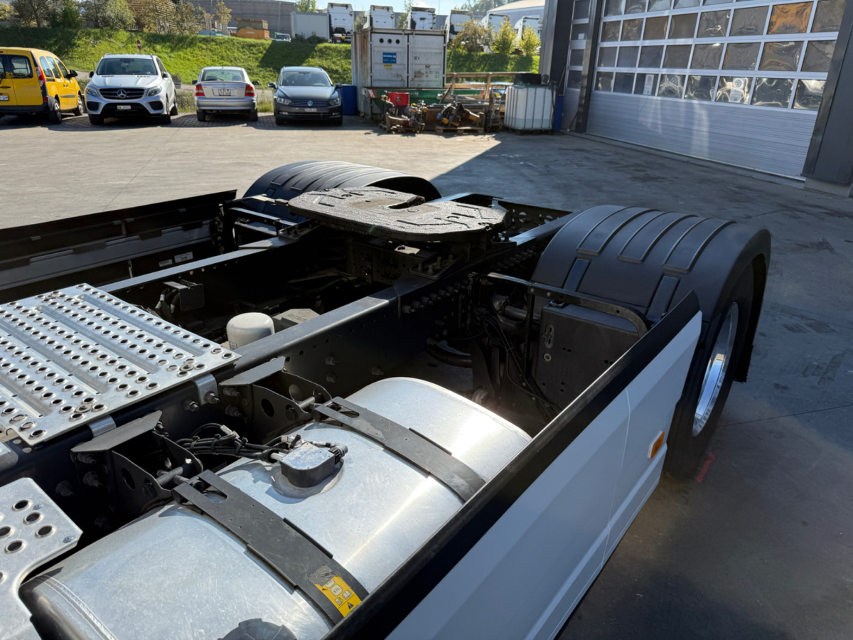 Leasing VOLVO FM-460 4x2 VOLVO FM-460 4x2: gambar 9