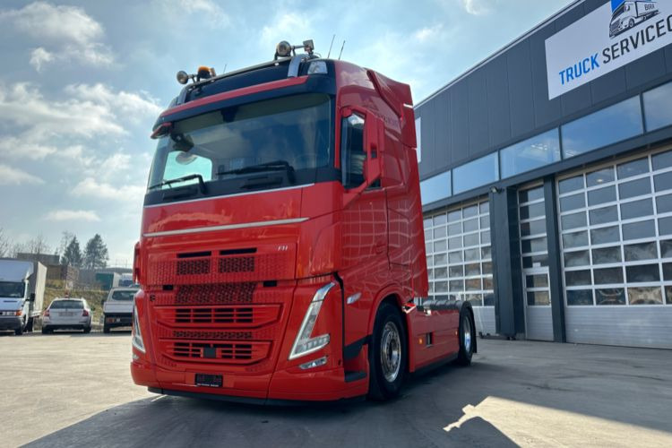 Volvo FH-500 4x2 - Tractor head: gambar 1 Volvo FH-500 4x2 - Tractor head: gambar 1