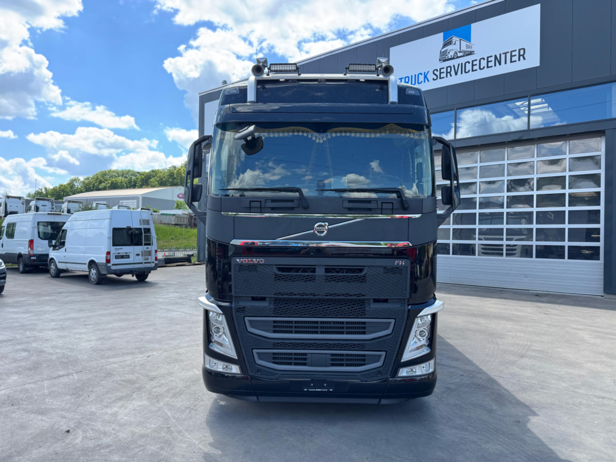 VOLVO FH-540 6x2 - Truk dengan terpal samping: gambar 2 VOLVO FH-540 6x2 - Truk dengan terpal samping: gambar 2