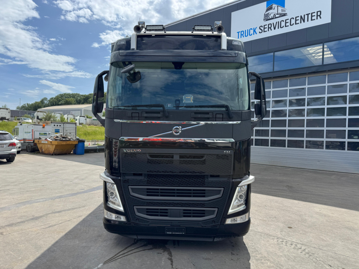 VOLVO FH-540 6x2 - Truk dengan terpal samping: gambar 2 VOLVO FH-540 6x2 - Truk dengan terpal samping: gambar 2