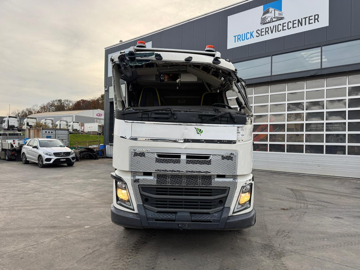 VOLVO FH16-650 6x6 X-Track Unfall - Truk sasis: gambar 2 VOLVO FH16-650 6x6 X-Track Unfall - Truk sasis: gambar 2