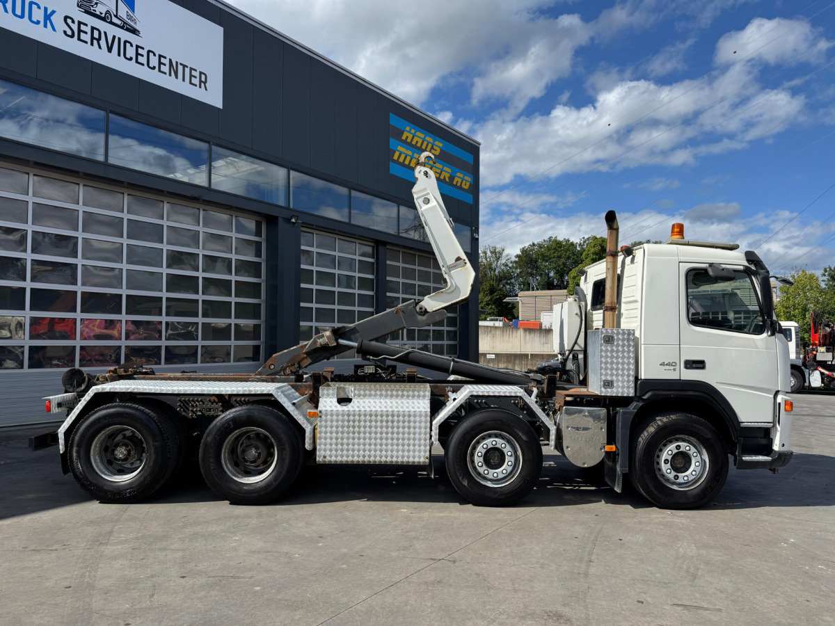 VOLVO FM-440 8x4 Hiab 25T AHK - Hook lift: gambar 4 VOLVO FM-440 8x4 Hiab 25T AHK - Hook lift: gambar 4