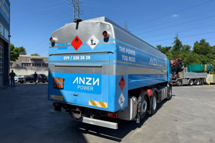 Volvo FM-500 6x2 Tankwagen - Truk tangki: gambar 4 Volvo FM-500 6x2 Tankwagen - Truk tangki: gambar 4