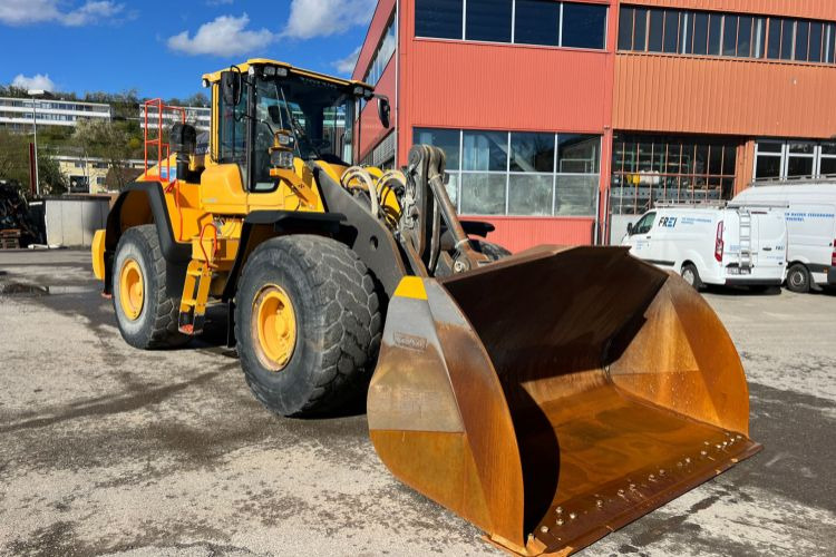 Volvo L180H - Wheel loader: gambar 1 Volvo L180H - Wheel loader: gambar 1