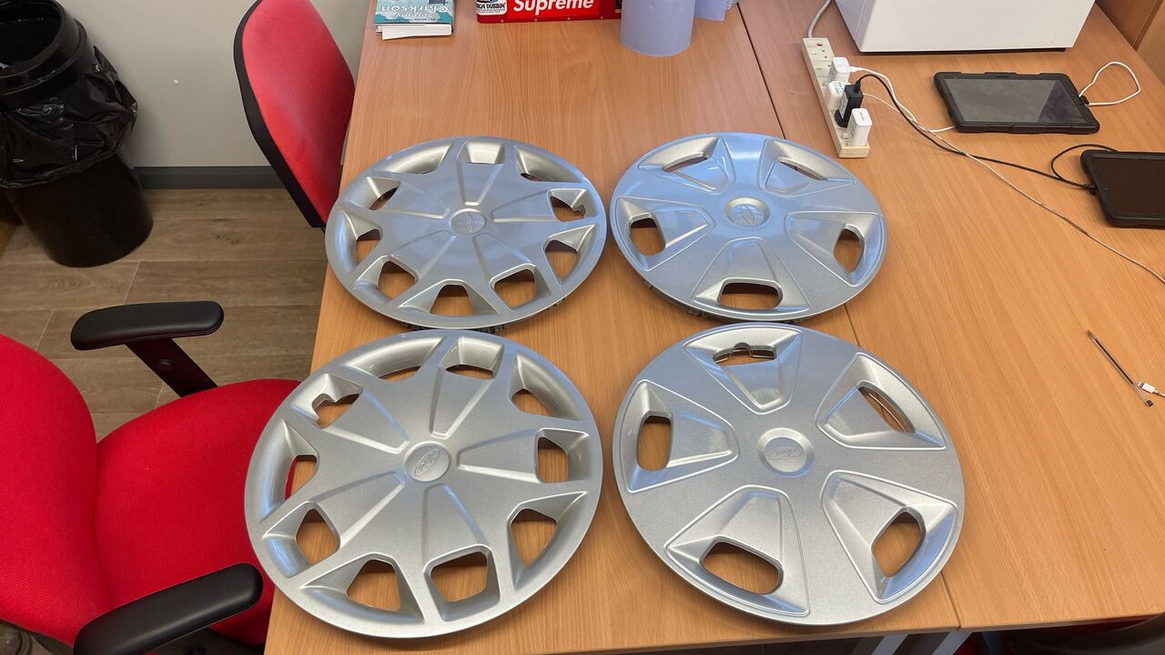 4 TRANSIT WHEEL TRIMS - 16 INCH - Membangun inventaris: gambar 2 4 TRANSIT WHEEL TRIMS - 16 INCH - Membangun inventaris: gambar 2