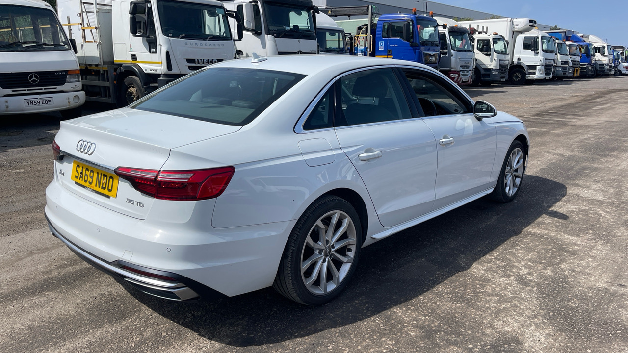 AUDI A4 35 TDI Sport 4dr S Tronic - Mobil sedan: gambar 4 AUDI A4 35 TDI Sport 4dr S Tronic - Mobil sedan: gambar 4