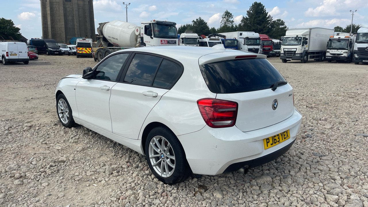 BMW 116D - Hatchback: gambar 3 BMW 116D - Hatchback: gambar 3