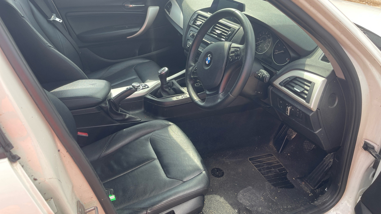 BMW 116D - Hatchback: gambar 5 BMW 116D - Hatchback: gambar 5