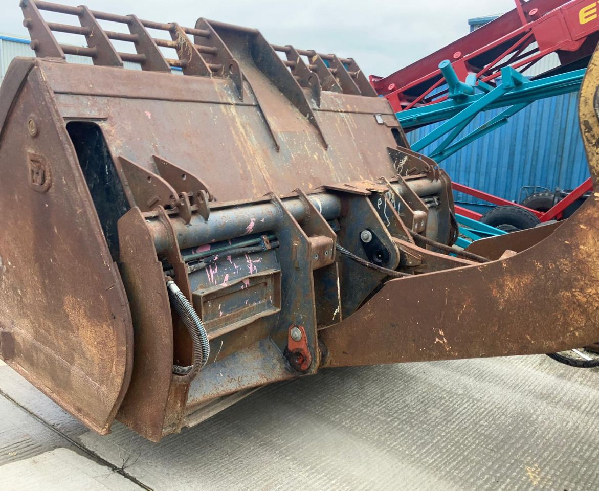 CASE 821C - Wheel loader: gambar 5 CASE 821C - Wheel loader: gambar 5