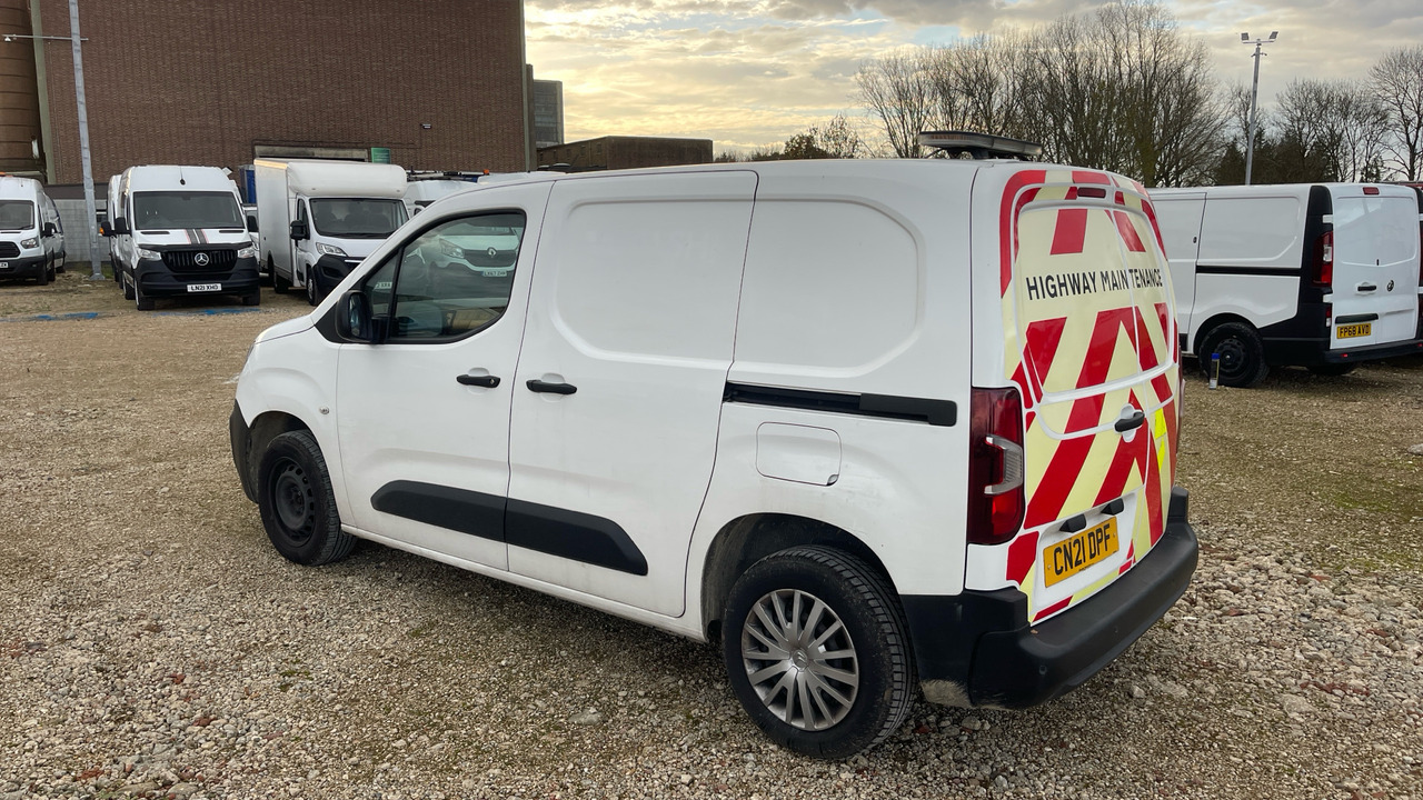 CITROEN BERLINGO 650 1.5 BLUEHDI 75PS - Van kecil: gambar 3 CITROEN BERLINGO 650 1.5 BLUEHDI 75PS - Van kecil: gambar 3