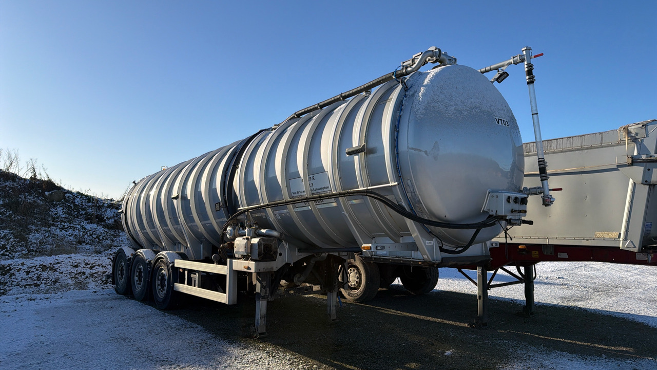 CROSSLAND VACUUM TANKER - Truk vakum: gambar 2 CROSSLAND VACUUM TANKER - Truk vakum: gambar 2