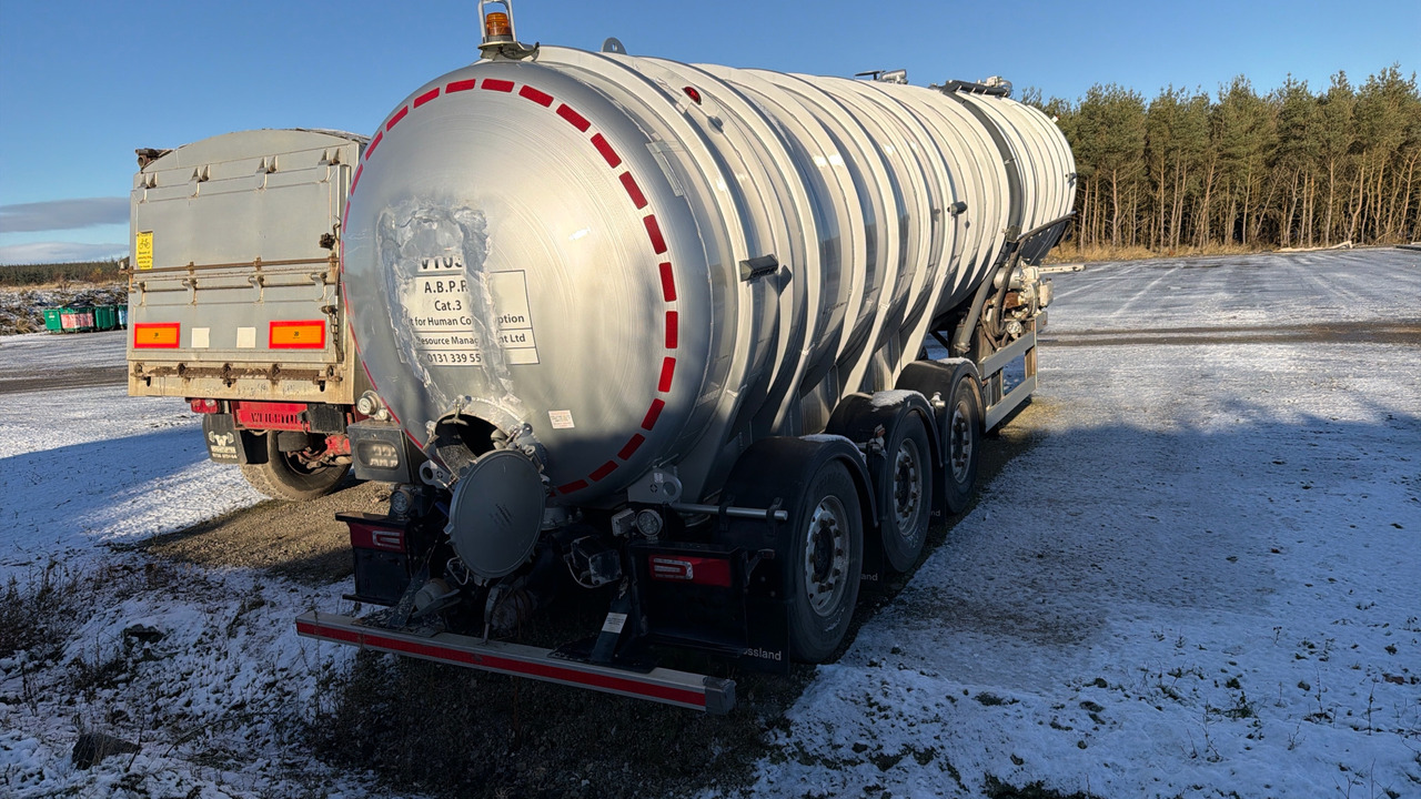 CROSSLAND VACUUM TANKER - Truk vakum: gambar 5 CROSSLAND VACUUM TANKER - Truk vakum: gambar 5