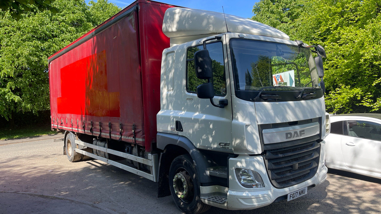 DAF CF 260 - Truk dengan terpal samping: gambar 1 DAF CF 260 - Truk dengan terpal samping: gambar 1