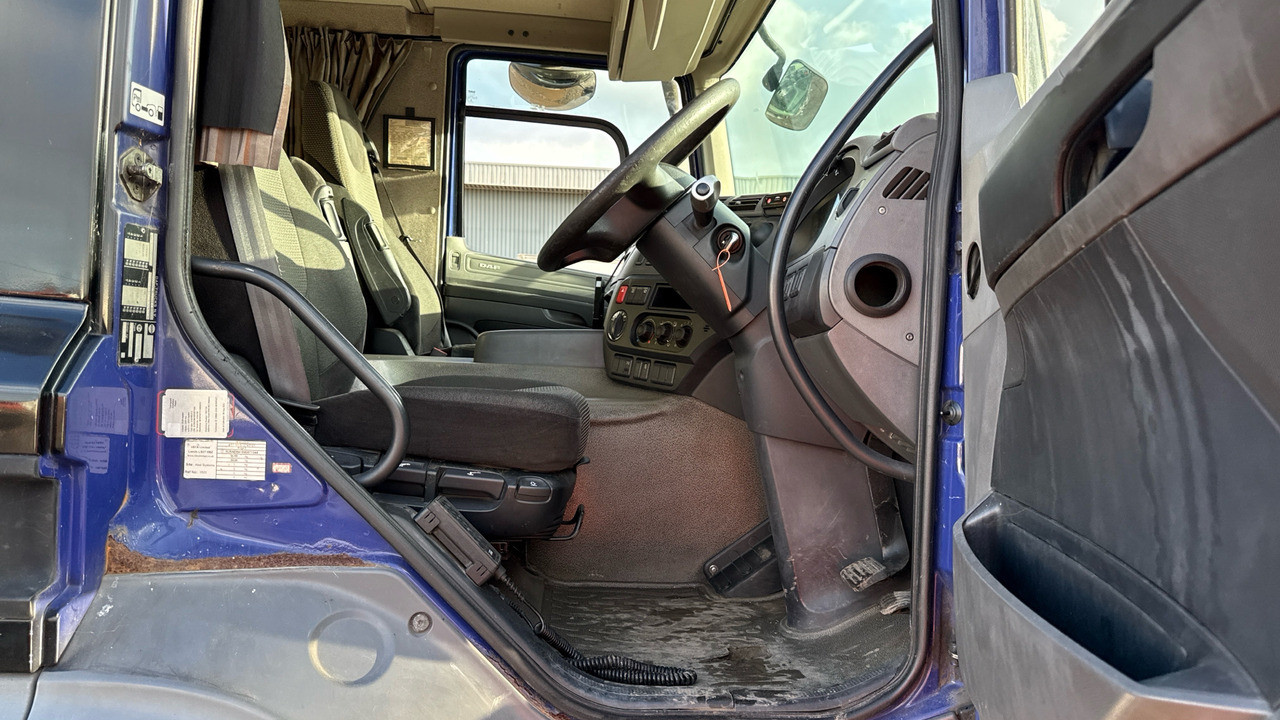 DAF CF 370 - Truk dengan terpal samping: gambar 5 DAF CF 370 - Truk dengan terpal samping: gambar 5