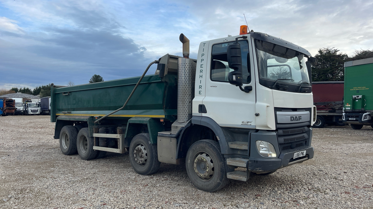 DAF CF 440 - Truk jungkit: gambar 1 DAF CF 440 - Truk jungkit: gambar 1