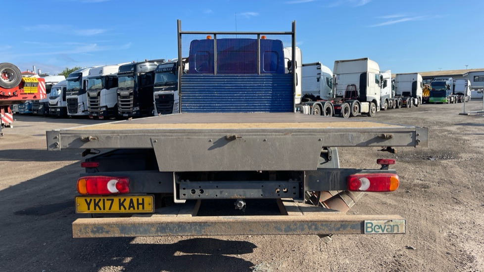 Truk flatbed DAF LF 150: gambar 7