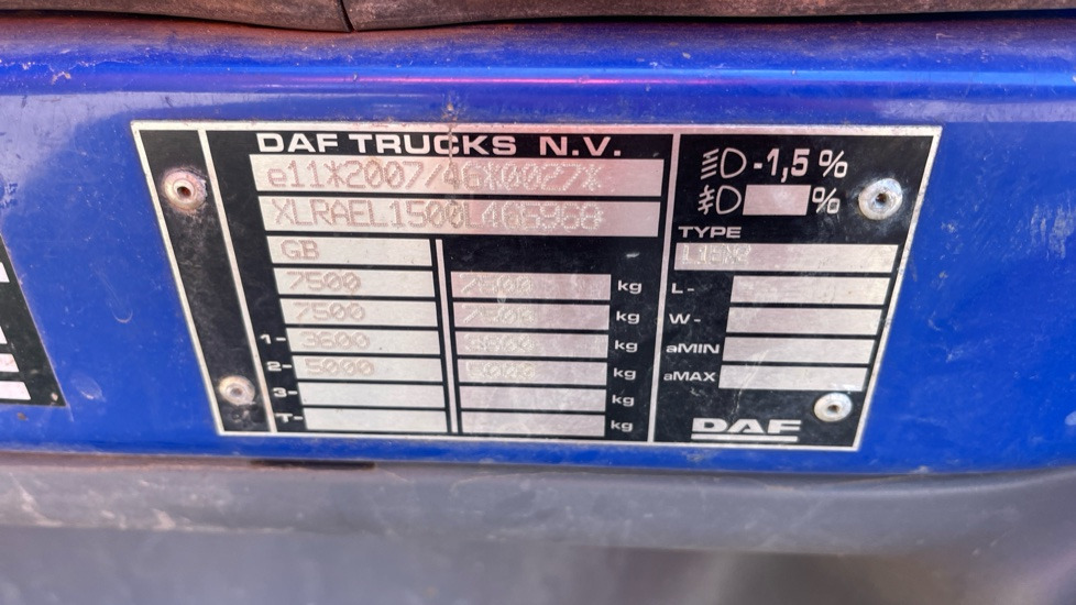Truk flatbed DAF LF 150: gambar 18