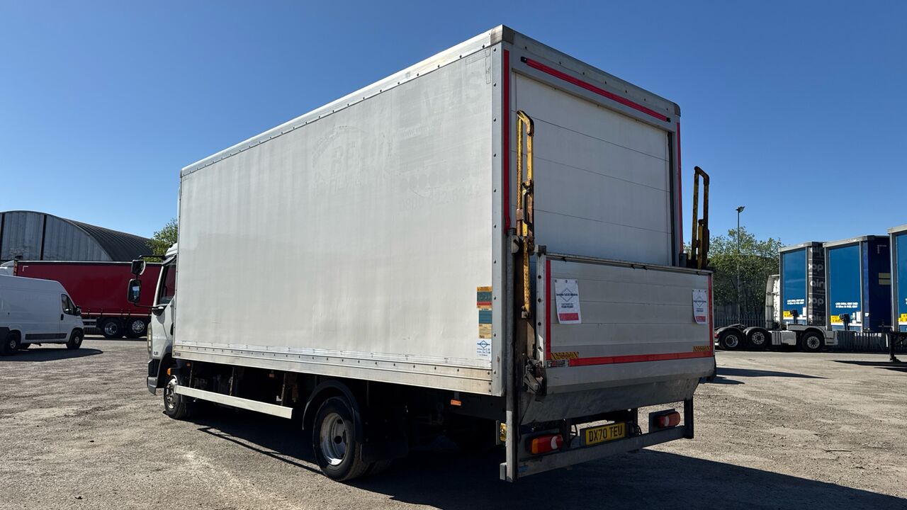 DAF LF 180 - Truk box: gambar 3 DAF LF 180 - Truk box: gambar 3