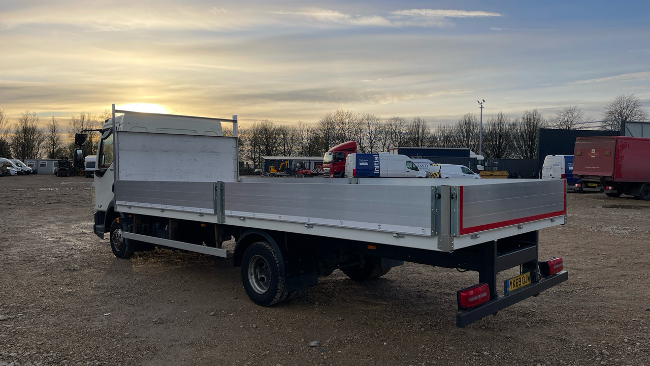 DAF LF 180 - Truk flatbed: gambar 3 DAF LF 180 - Truk flatbed: gambar 3