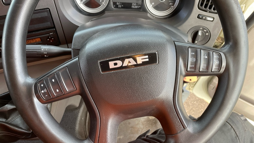Truk box DAF LF  180: gambar 18