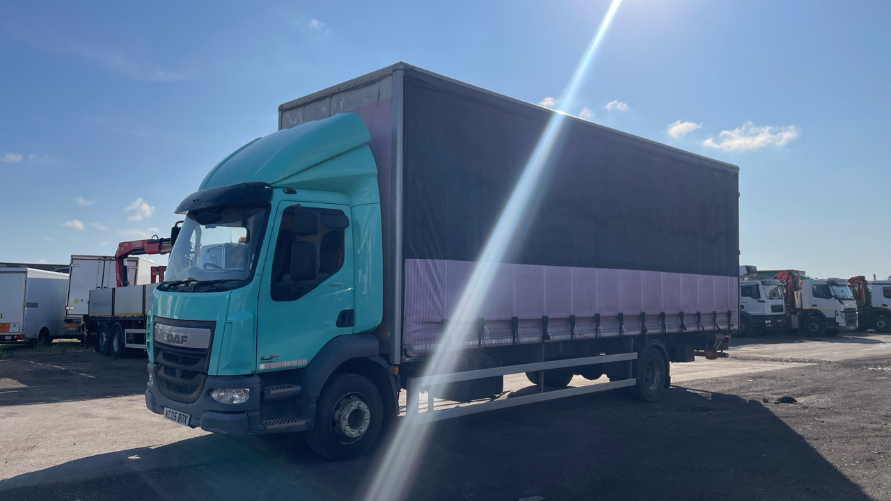 DAF LF 210 - Truk dengan terpal samping: gambar 2 DAF LF 210 - Truk dengan terpal samping: gambar 2