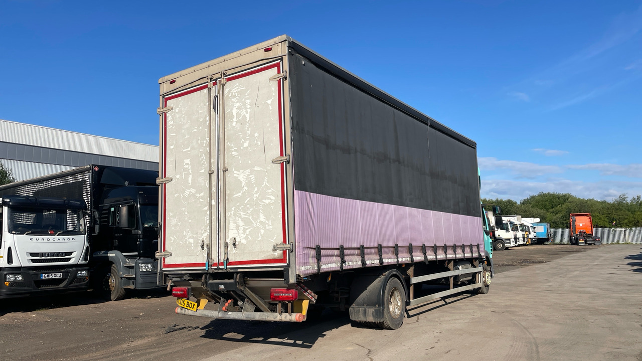 DAF LF 210 - Truk dengan terpal samping: gambar 4 DAF LF 210 - Truk dengan terpal samping: gambar 4