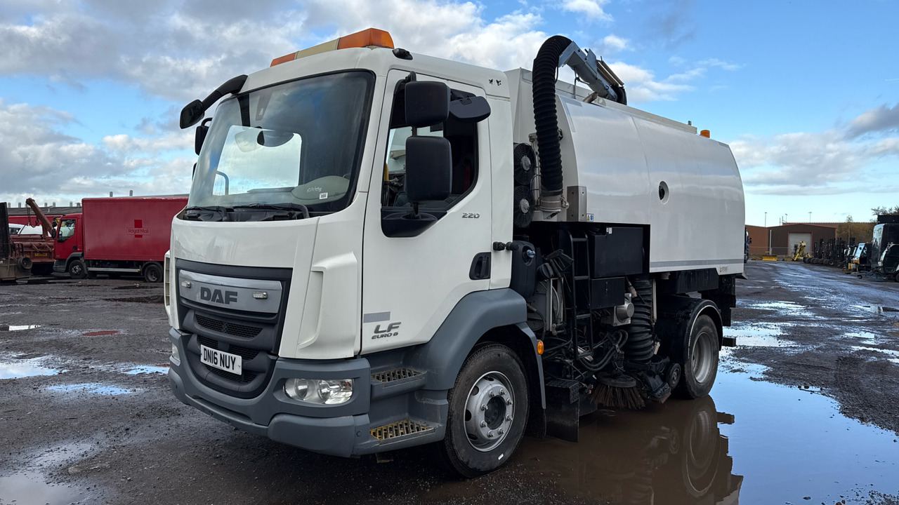 DAF LF 220 - Penyapu jalan: gambar 2 DAF LF 220 - Penyapu jalan: gambar 2