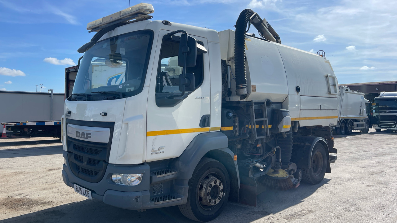 DAF LF 220 - Penyapu jalan: gambar 2 DAF LF 220 - Penyapu jalan: gambar 2