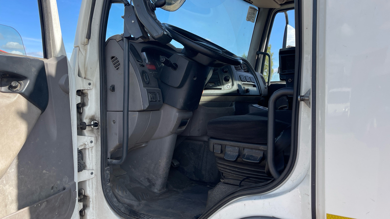 DAF LF 220 - Penyapu jalan: gambar 5 DAF LF 220 - Penyapu jalan: gambar 5