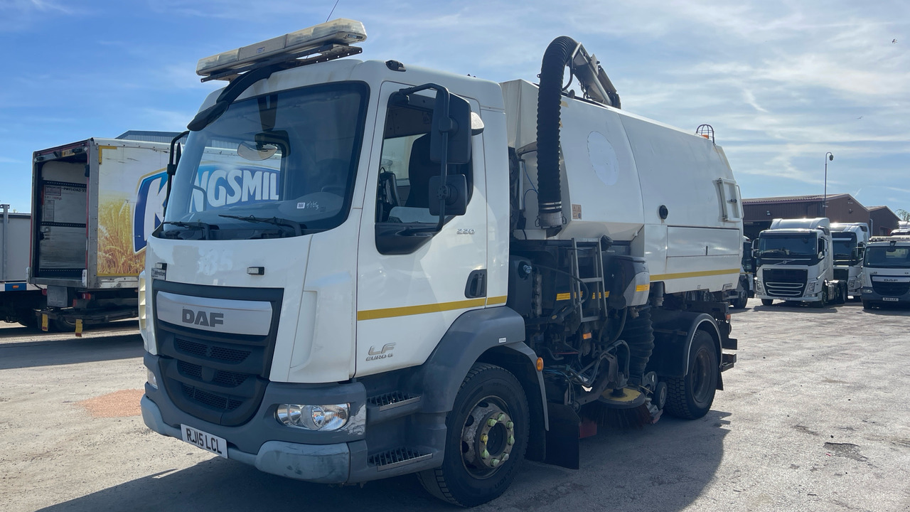 DAF LF 220 - Penyapu jalan: gambar 2 DAF LF 220 - Penyapu jalan: gambar 2