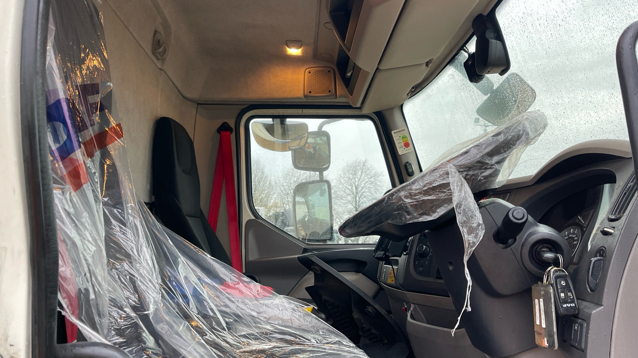 DAF LF 230 - Truk dengan terpal samping: gambar 5 DAF LF 230 - Truk dengan terpal samping: gambar 5