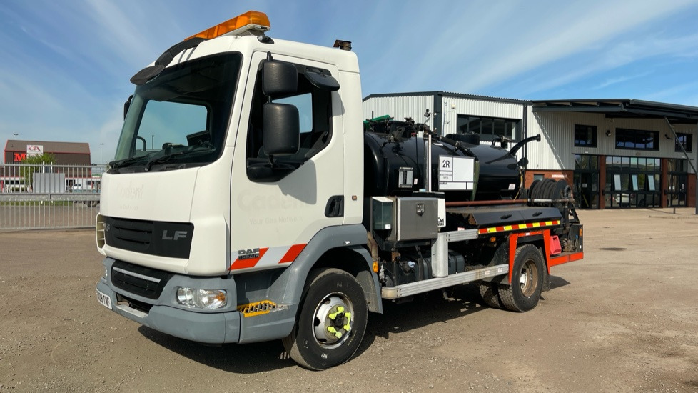 DAF LF 45.140 7.5 TONNE - Truk tangki: gambar 2 DAF LF 45.140 7.5 TONNE - Truk tangki: gambar 2