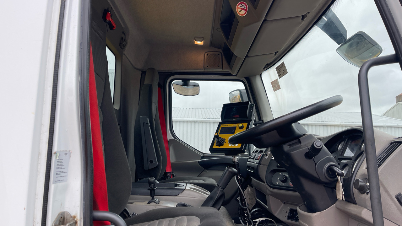 DAF LF 55.220 - Truk bajak salju: gambar 5 DAF LF 55.220 - Truk bajak salju: gambar 5