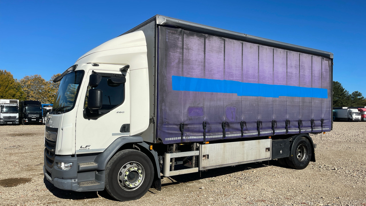 Daf LF 260 - Truk dengan terpal samping: gambar 2 Daf LF 260 - Truk dengan terpal samping: gambar 2