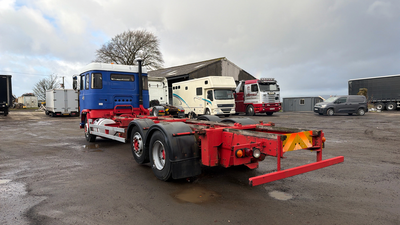 ERF SP3W - Truk sasis: gambar 3 ERF SP3W - Truk sasis: gambar 3