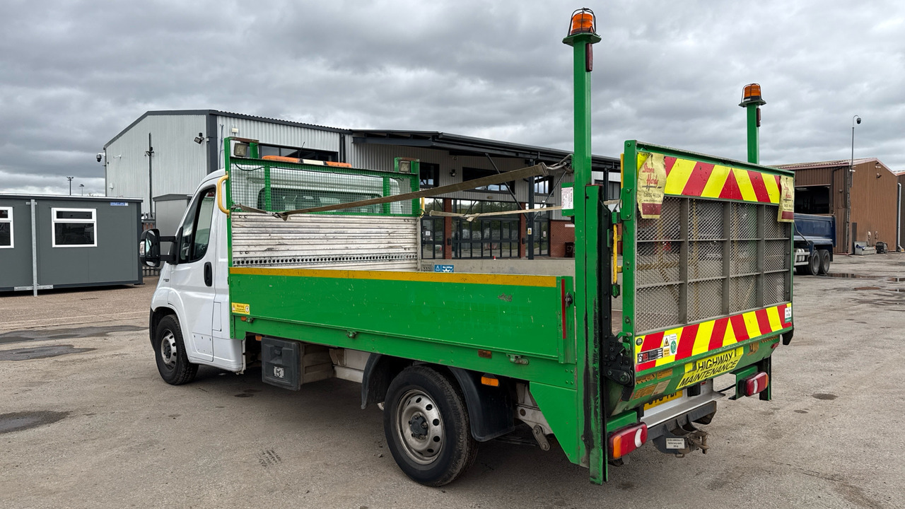 FIAT DUCATO 35 2.3 MULTIJET 140PS - Van flatbed: gambar 3 FIAT DUCATO 35 2.3 MULTIJET 140PS - Van flatbed: gambar 3
