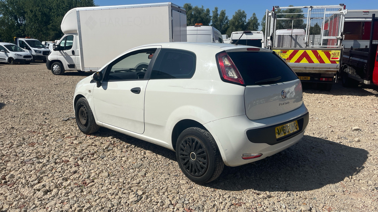 FIAT PUNTO EVO 1.4 ACTIVE - Hatchback: gambar 3 FIAT PUNTO EVO 1.4 ACTIVE - Hatchback: gambar 3