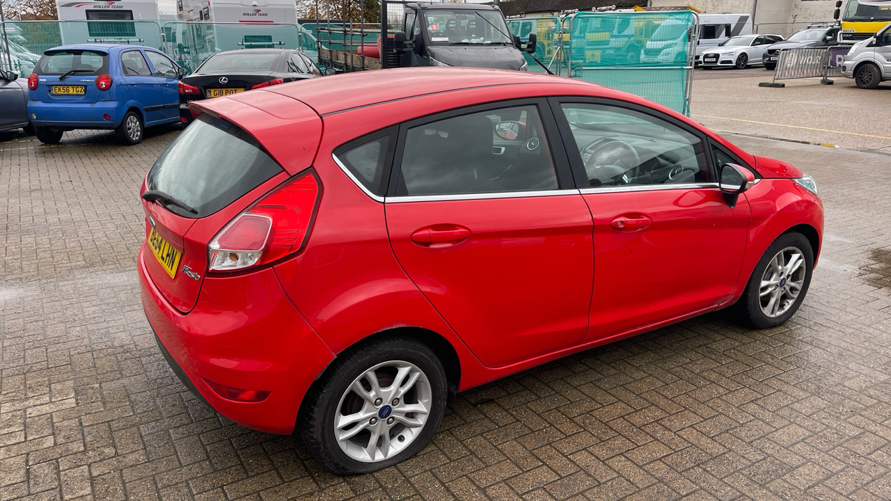 FORD FIESTA 1.0 ECO BOOST - Hatchback: gambar 4 FORD FIESTA 1.0 ECO BOOST - Hatchback: gambar 4