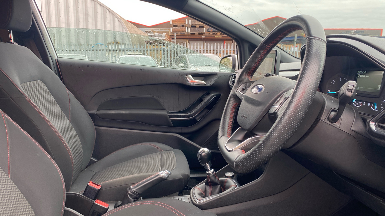 FORD FIESTA 1.5 TDCI 85PS - Mobil: gambar 5 FORD FIESTA 1.5 TDCI 85PS - Mobil: gambar 5