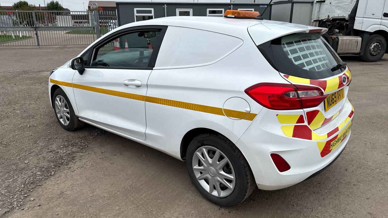 FORD FIESTA 1.5 TDCi - Mobil: gambar 3 FORD FIESTA 1.5 TDCi - Mobil: gambar 3