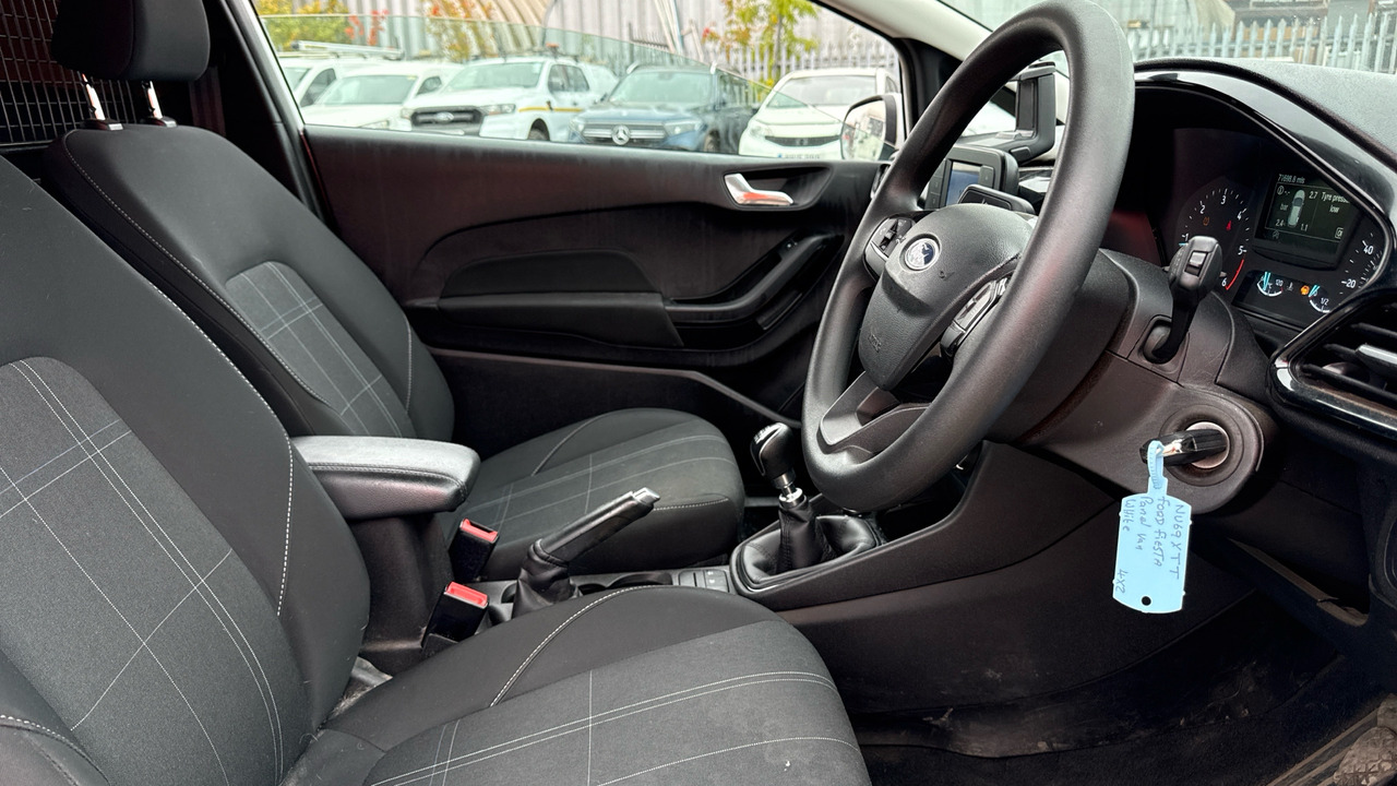 FORD FIESTA 1.5 TDCi - Mobil: gambar 5 FORD FIESTA 1.5 TDCi - Mobil: gambar 5