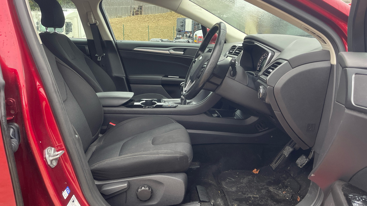 FORD MONDEO 2.0 TDCi 180PS - Hatchback: gambar 5 FORD MONDEO 2.0 TDCi 180PS - Hatchback: gambar 5