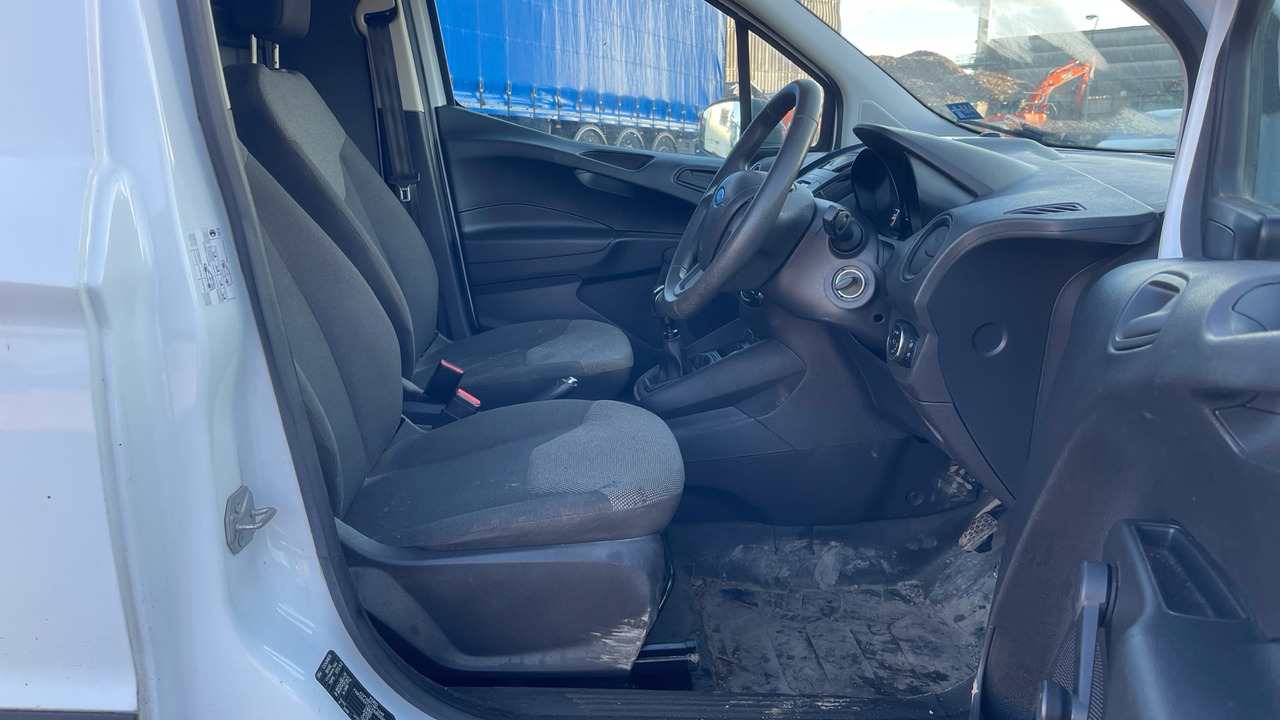 FORD TRANSIT COURIER 1.0 EcoBoost Leader - Van kecil: gambar 5 FORD TRANSIT COURIER 1.0 EcoBoost Leader - Van kecil: gambar 5