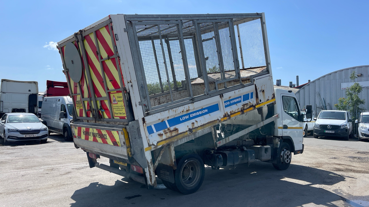 FUSO CANTER 7C15 - Truk jungkit: gambar 4 FUSO CANTER 7C15 - Truk jungkit: gambar 4