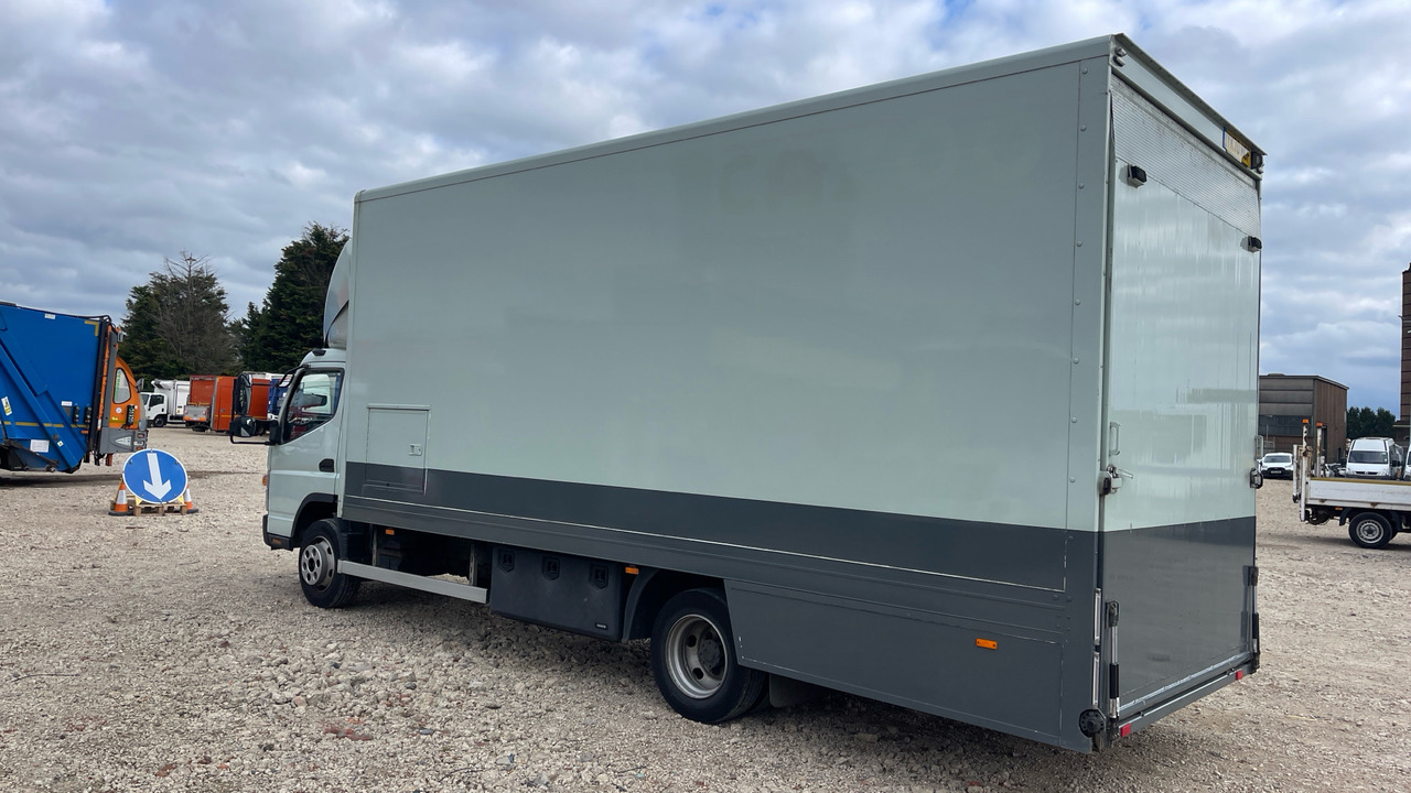 FUSO CANTER 7C15 - Truk pengangkut mobil: gambar 3 FUSO CANTER 7C15 - Truk pengangkut mobil: gambar 3