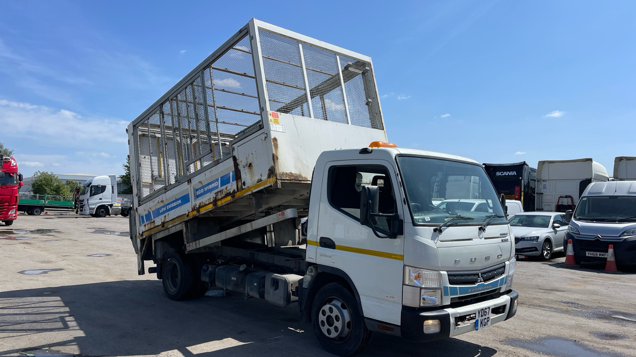 FUSO CANTER 7C15 - Truk jungkit: gambar 1 FUSO CANTER 7C15 - Truk jungkit: gambar 1