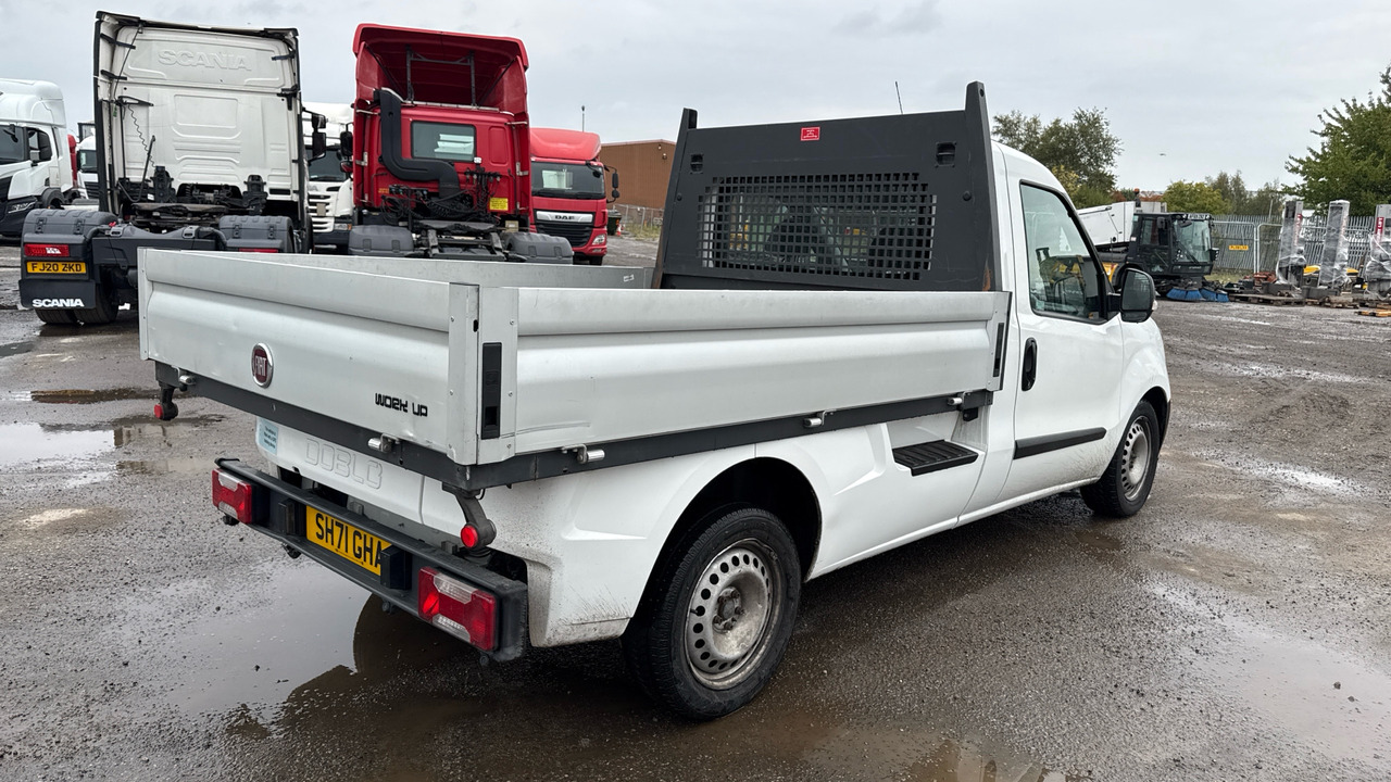 Fiat Doblo 1.6 Multijet 16V - Van flatbed: gambar 4 Fiat Doblo 1.6 Multijet 16V - Van flatbed: gambar 4