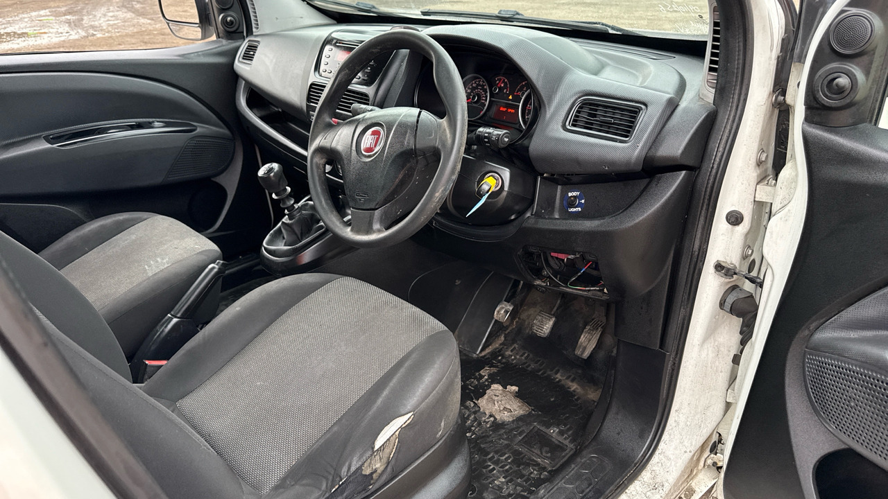 Fiat Doblo 16V II 1.6 MULTIJET - Van flatbed: gambar 5 Fiat Doblo 16V II 1.6 MULTIJET - Van flatbed: gambar 5